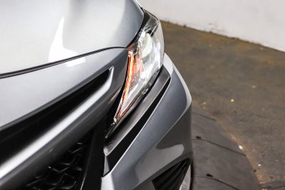 Toyota Camry SE 2020