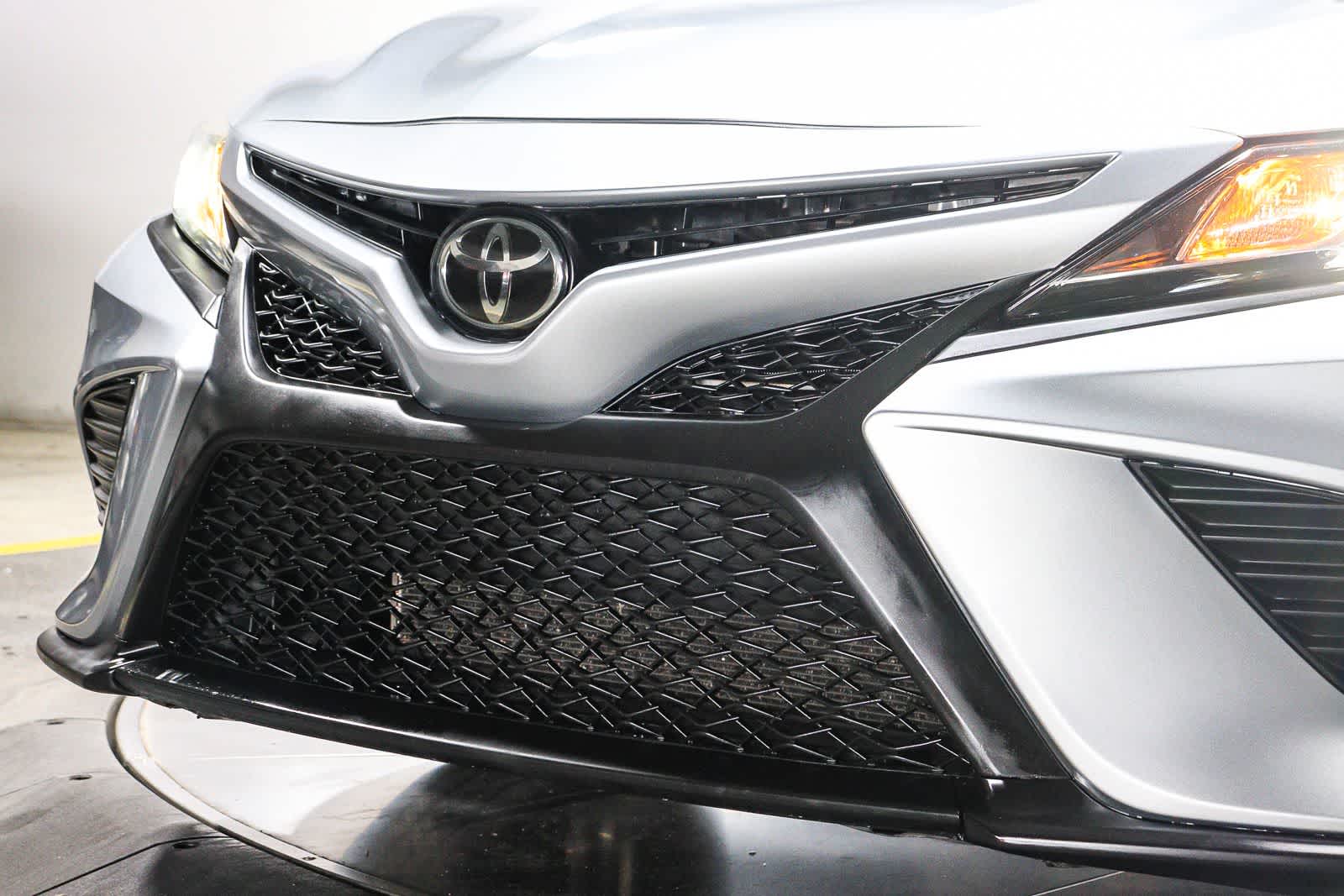 Toyota Camry SE 2020