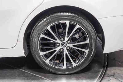 Toyota Camry SE 2020