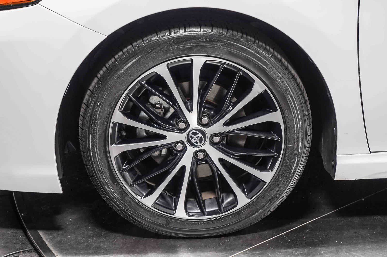 Toyota Camry SE 2020