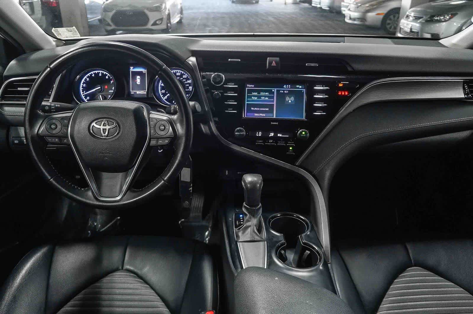 Toyota Camry SE 2020