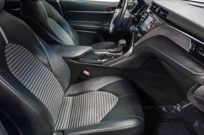 Toyota Camry SE 2020
