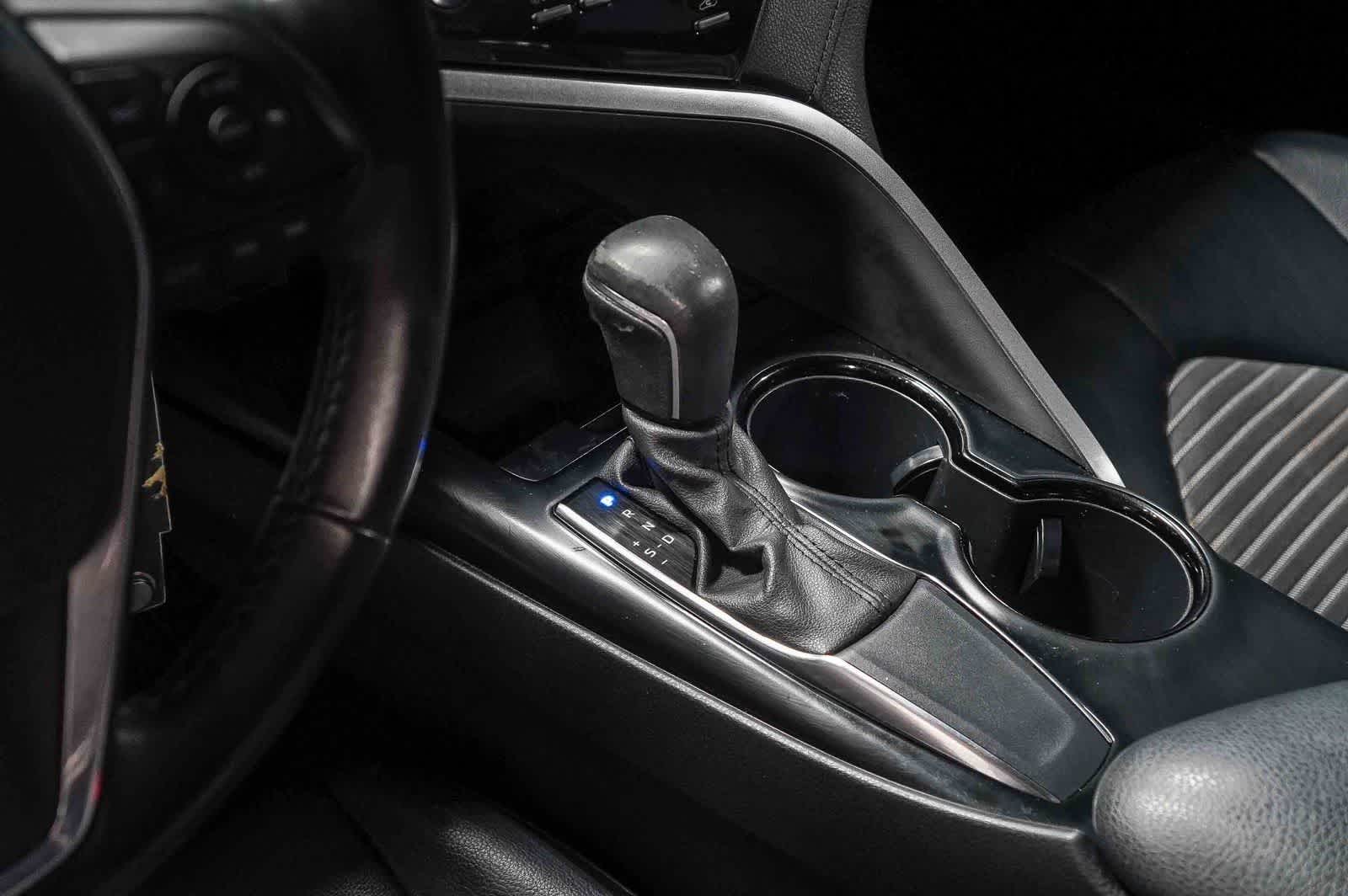 Toyota Camry SE 2020