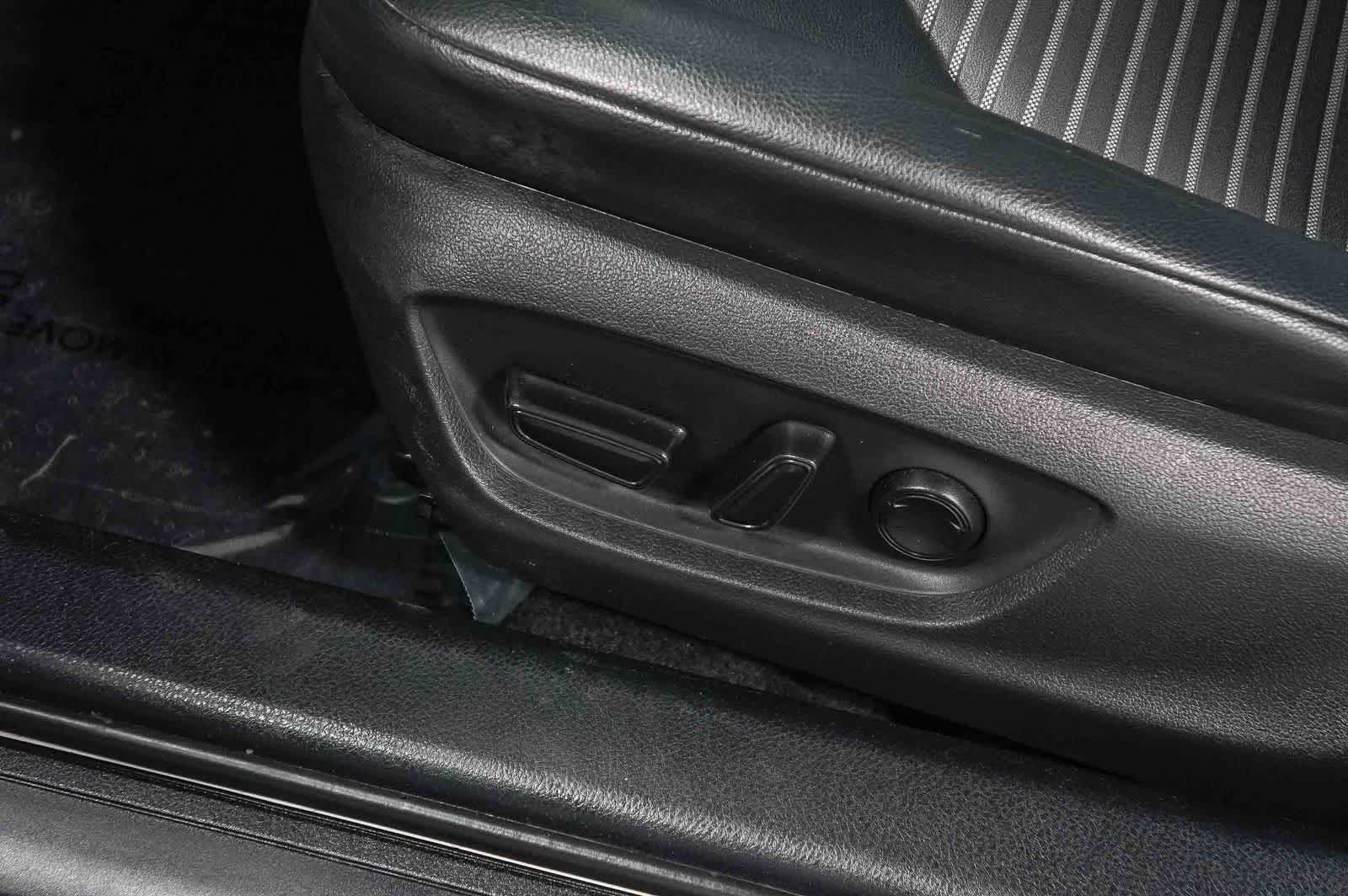 Toyota Camry SE 2020