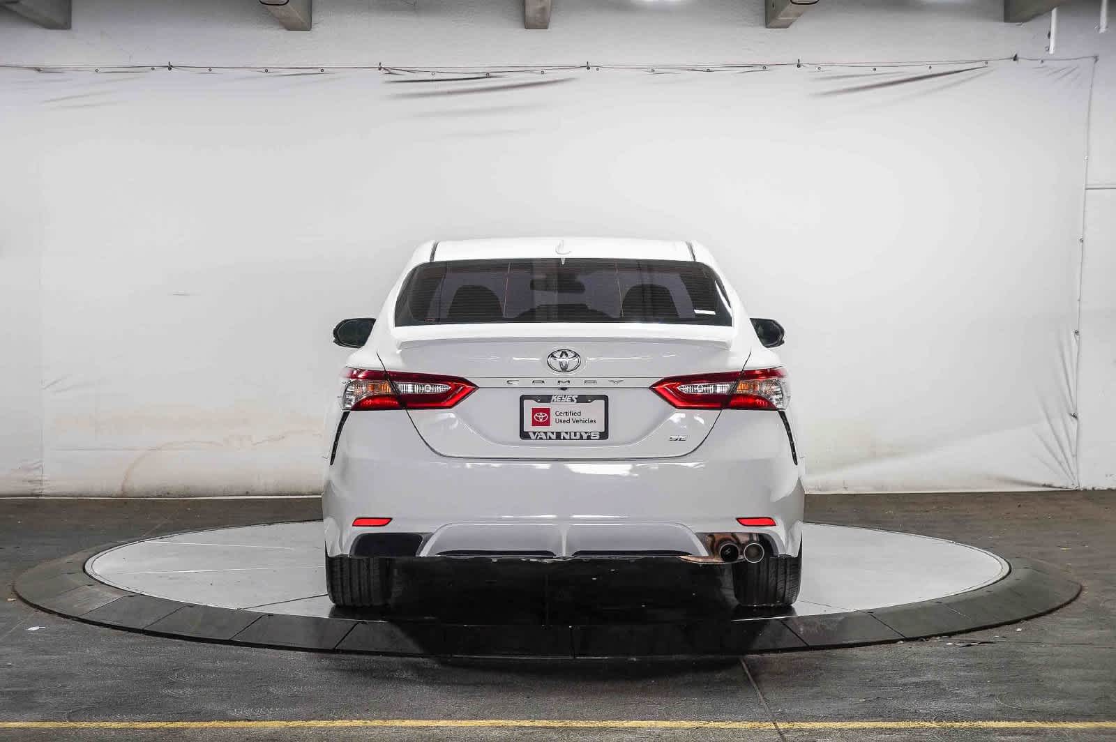 Toyota Camry SE 2020