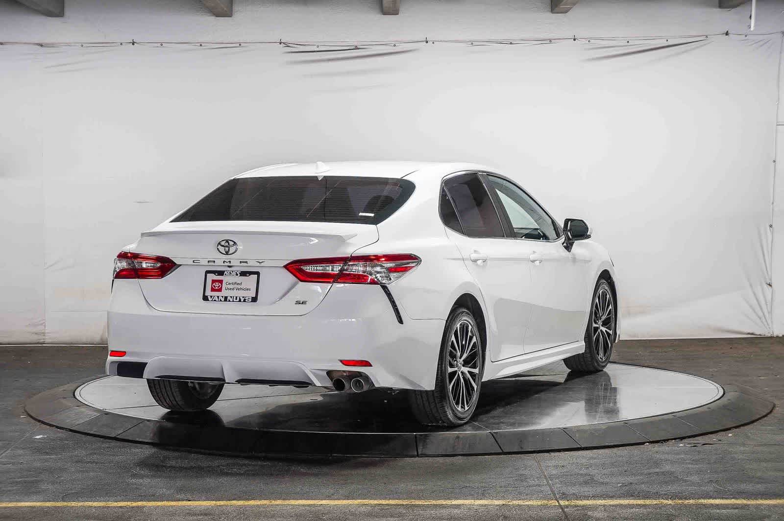 Toyota Camry SE 2020