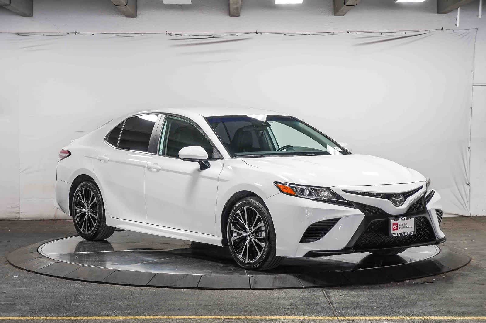 Toyota Camry SE 2020