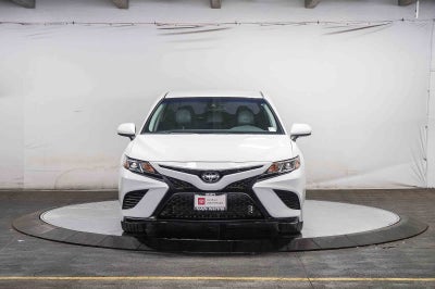 Toyota Camry SE 2020