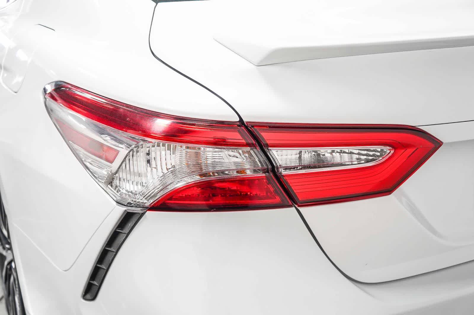 Toyota Camry SE 2020