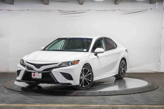 Toyota Camry SE 2020