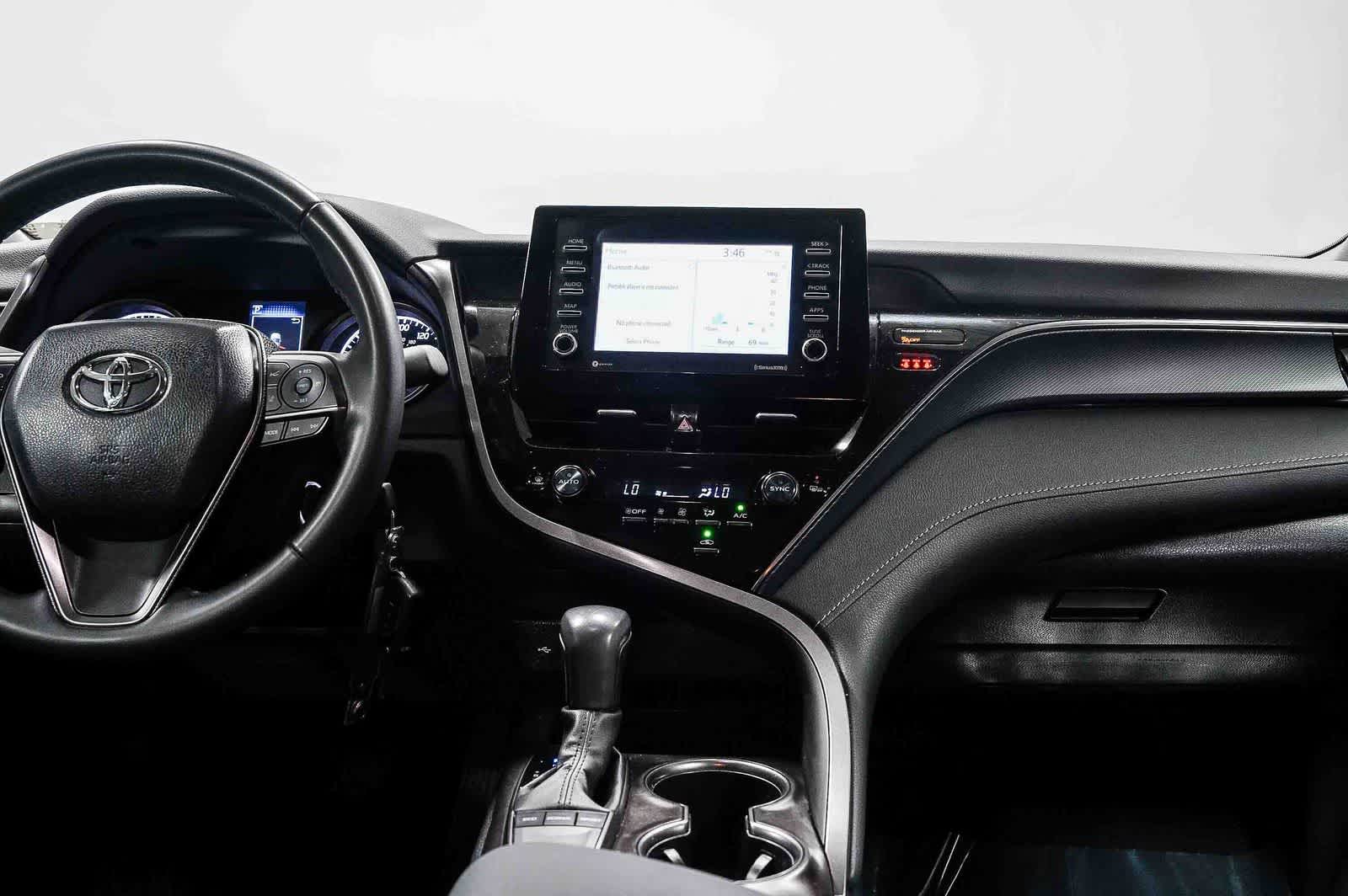 Toyota Camry SE 2024