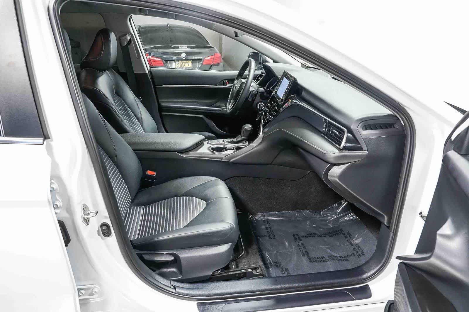 Toyota Camry SE 2024
