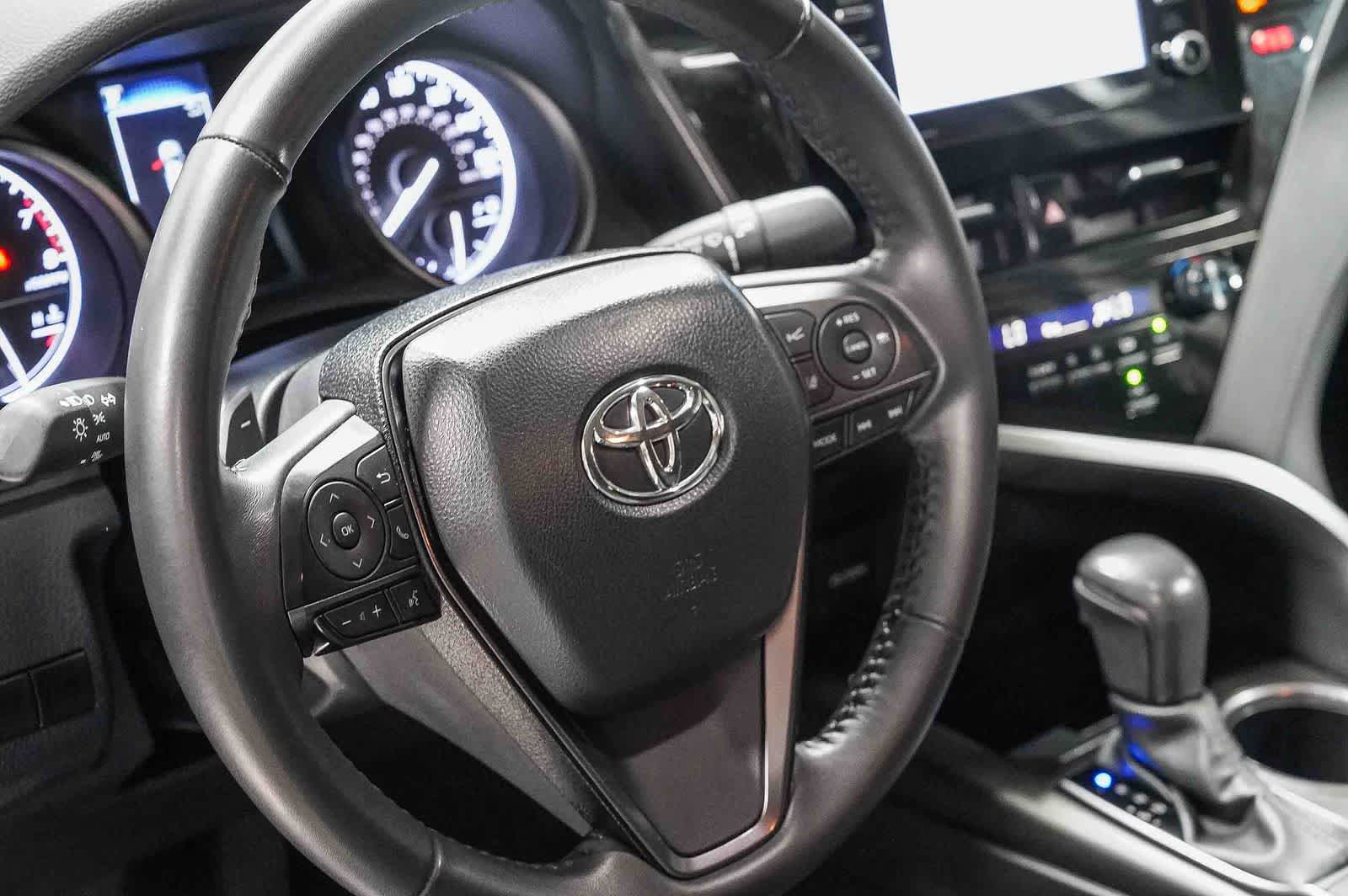 Toyota Camry SE 2024