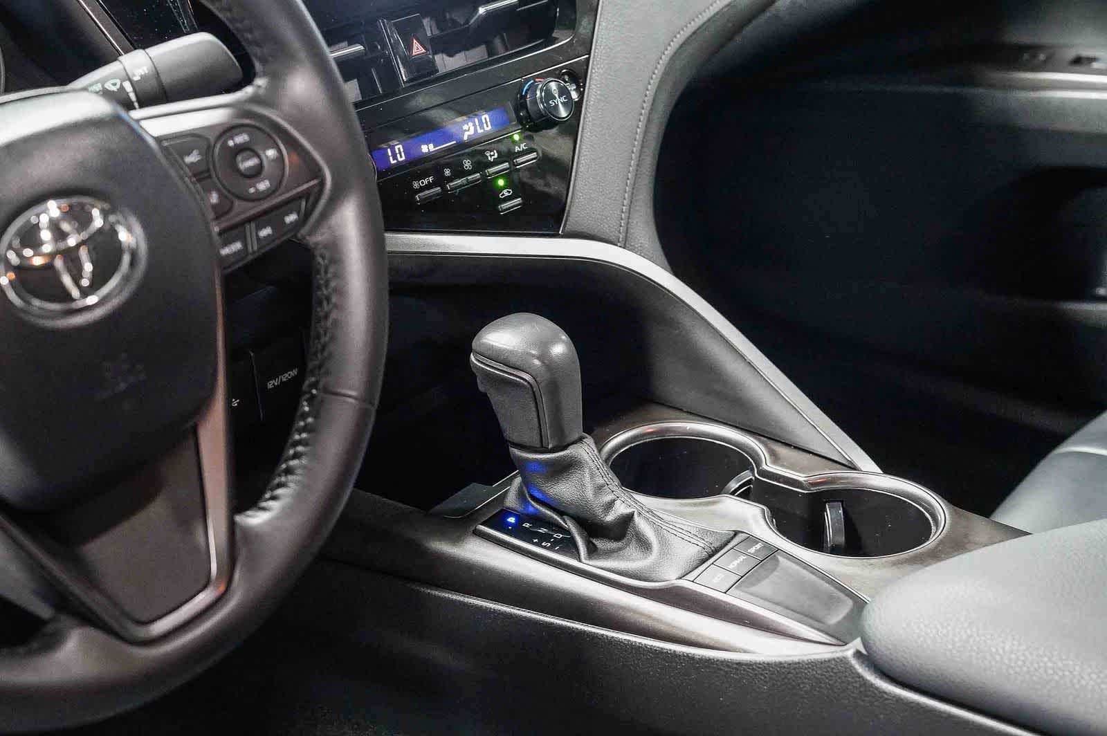 Toyota Camry SE 2024