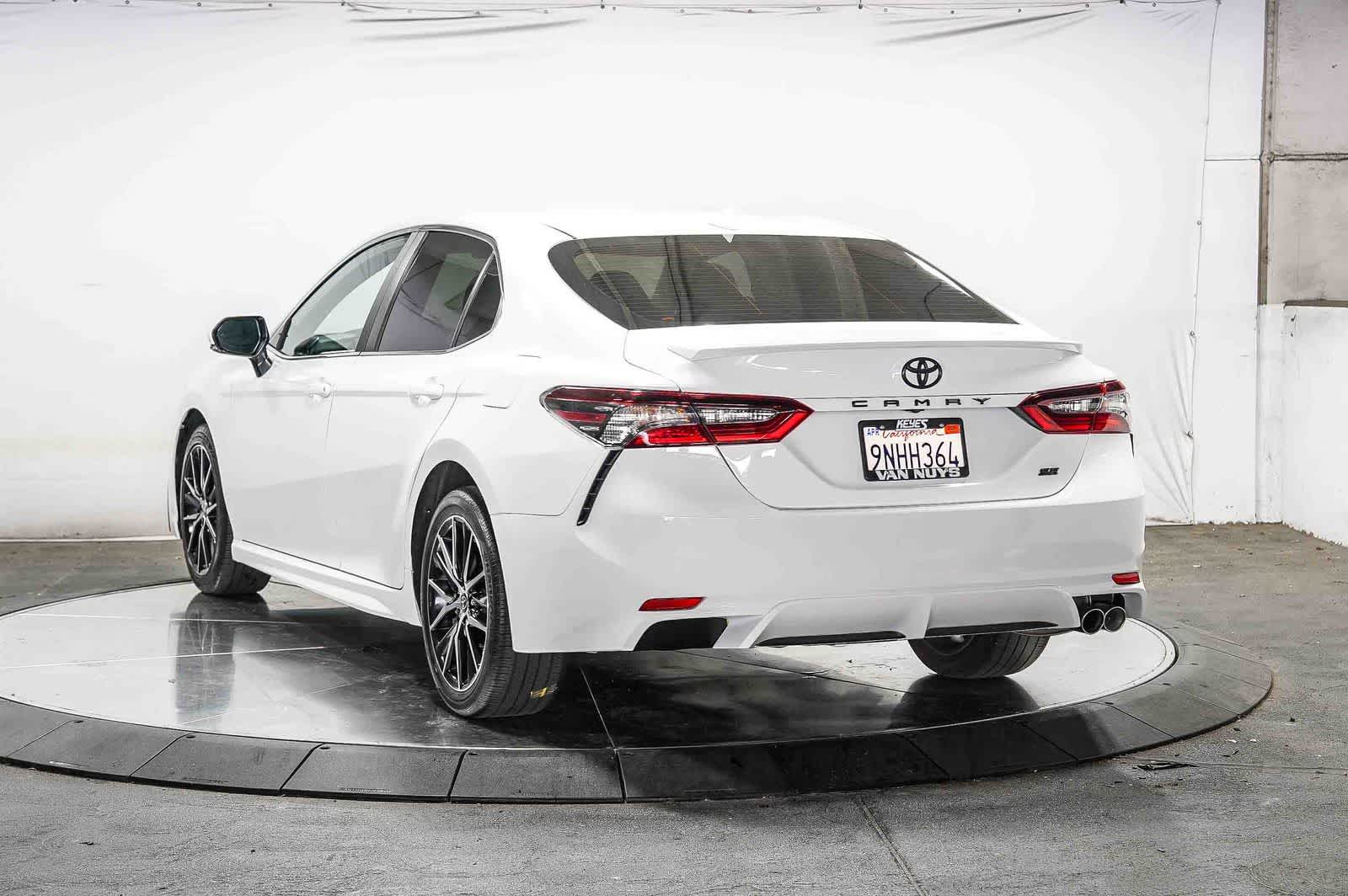 Toyota Camry SE 2024