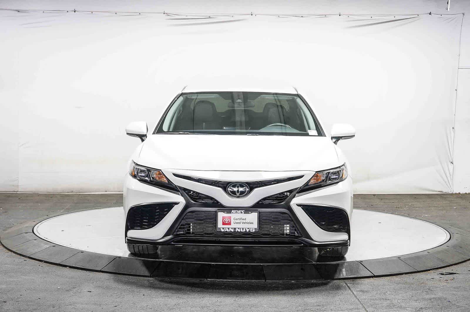 Toyota Camry SE 2024