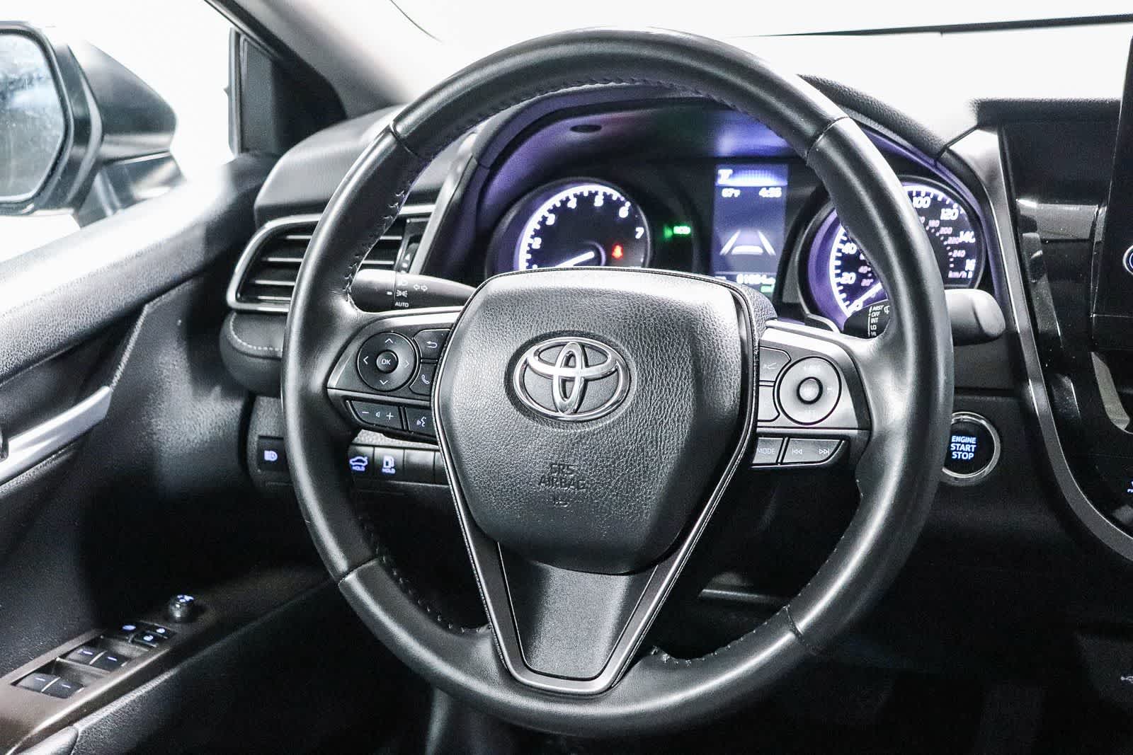 Toyota Camry SE 2024