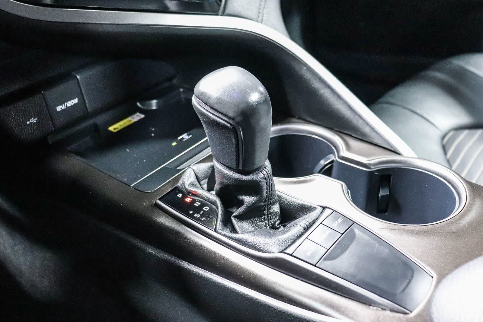 Toyota Camry SE 2024