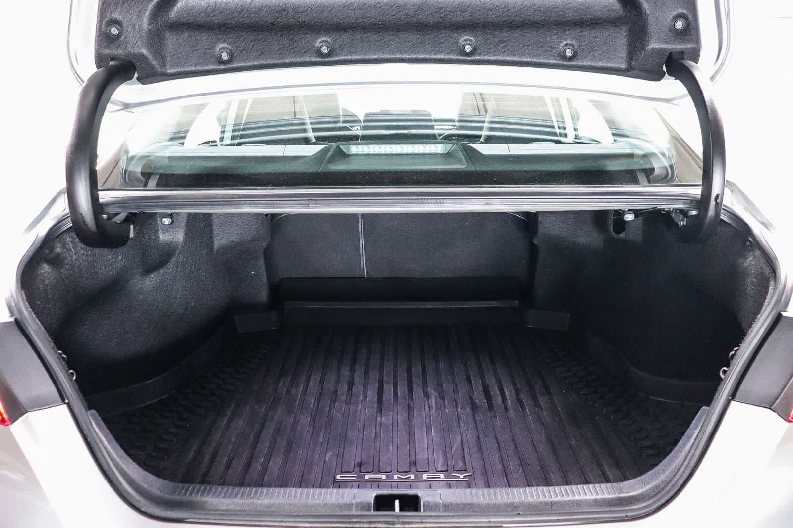 Toyota Camry SE 2024