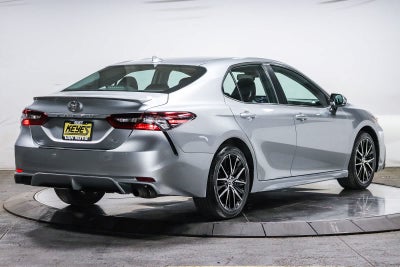 Toyota Camry SE 2024