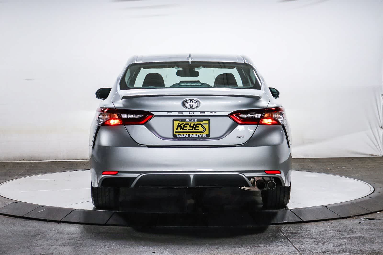 Toyota Camry SE 2024
