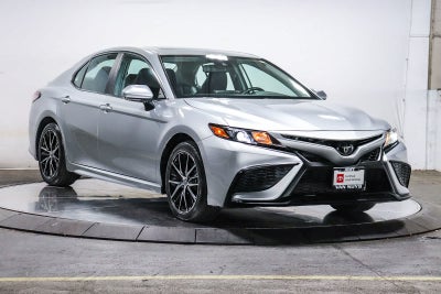 Toyota Camry SE 2024