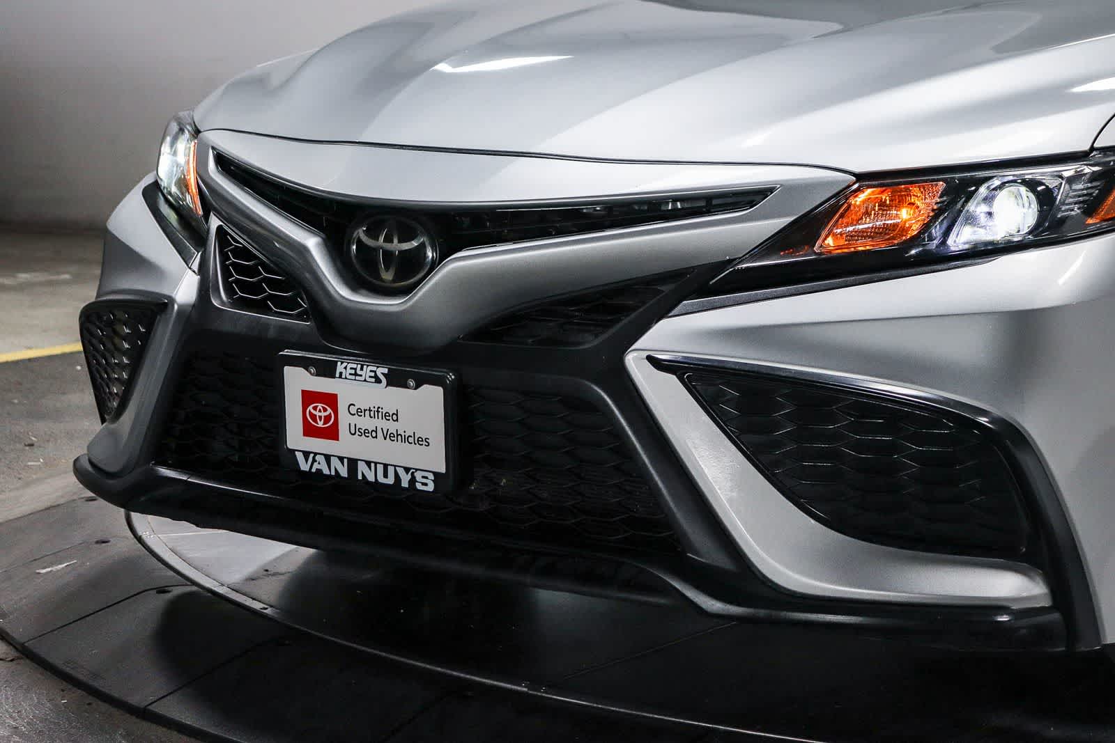 Toyota Camry SE 2024