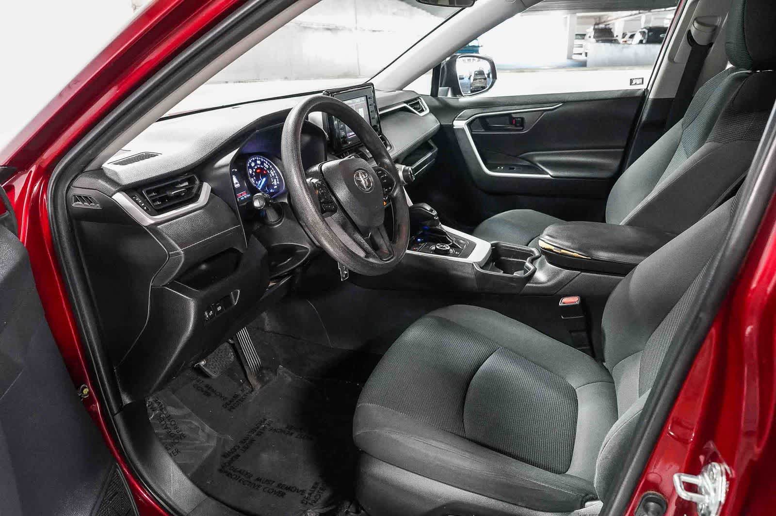 Toyota RAV4 Hybrid LE 2021