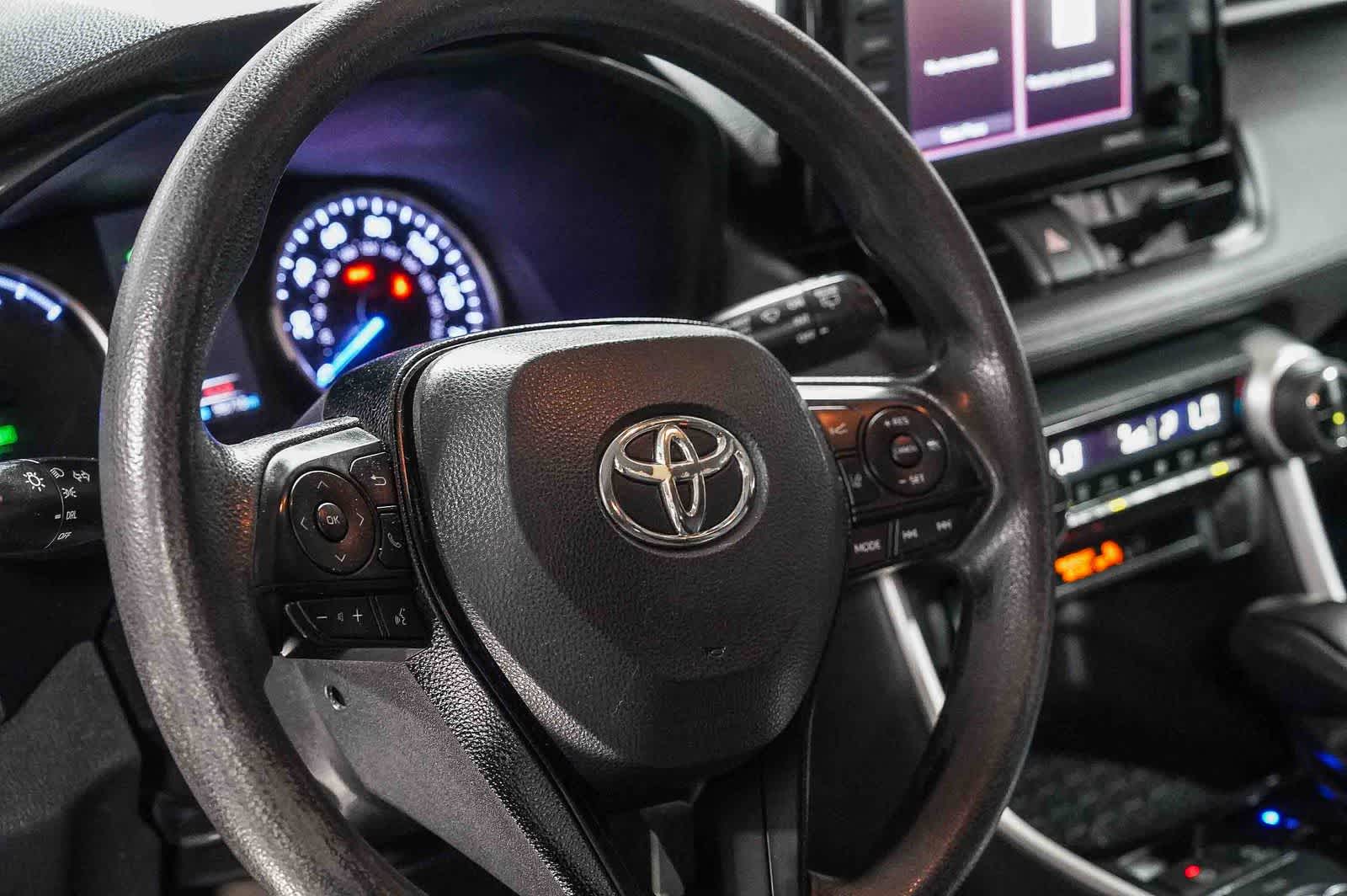 Toyota RAV4 Hybrid LE 2021