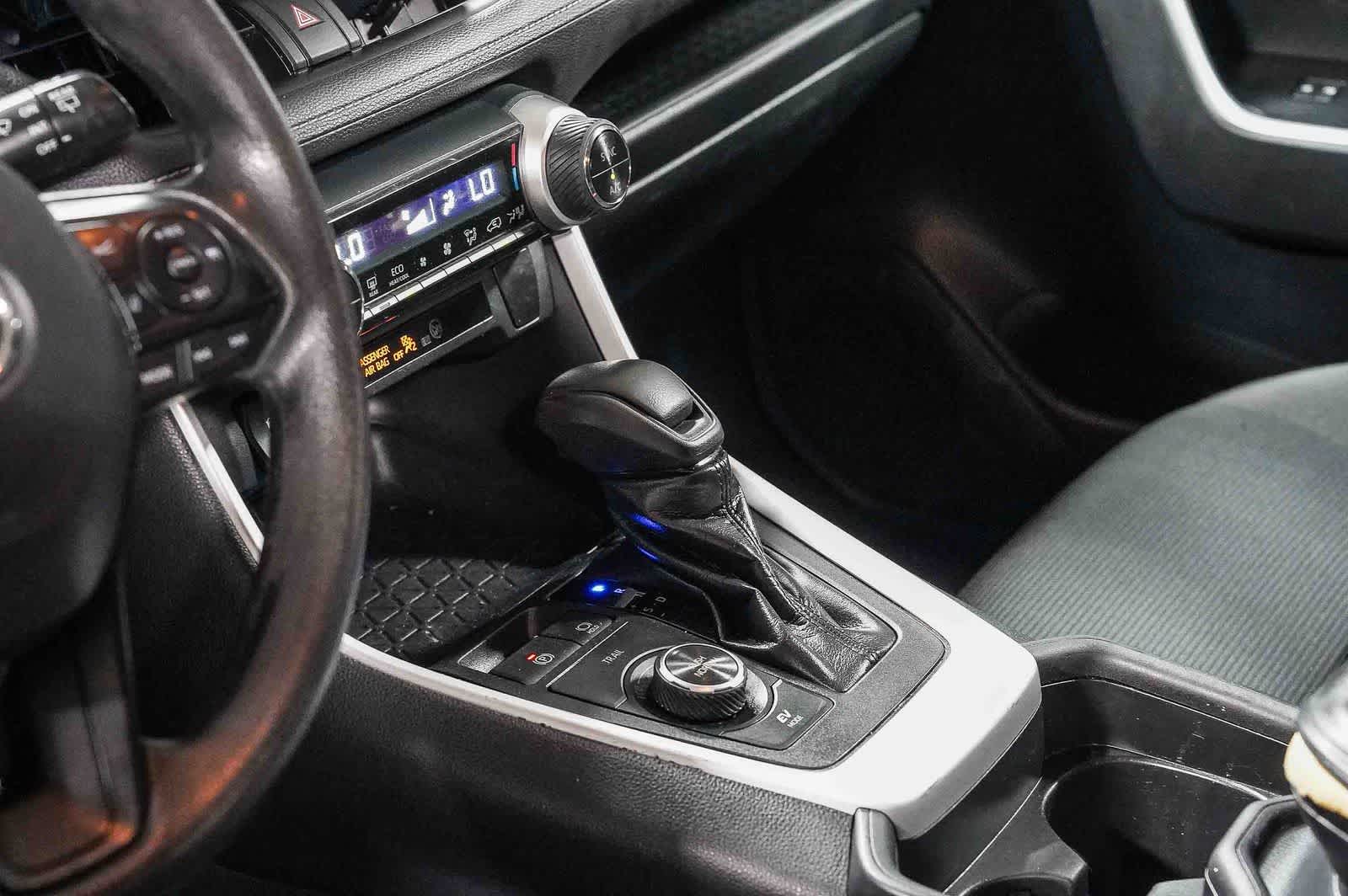 Toyota RAV4 Hybrid LE 2021