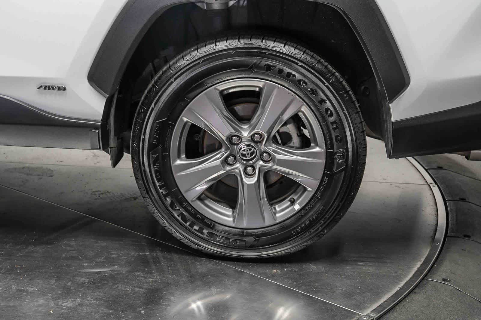 Toyota RAV4 Hybrid XLE 2024