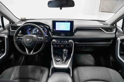 Toyota RAV4 Hybrid XLE 2024