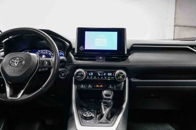 Toyota RAV4 Hybrid XLE 2024