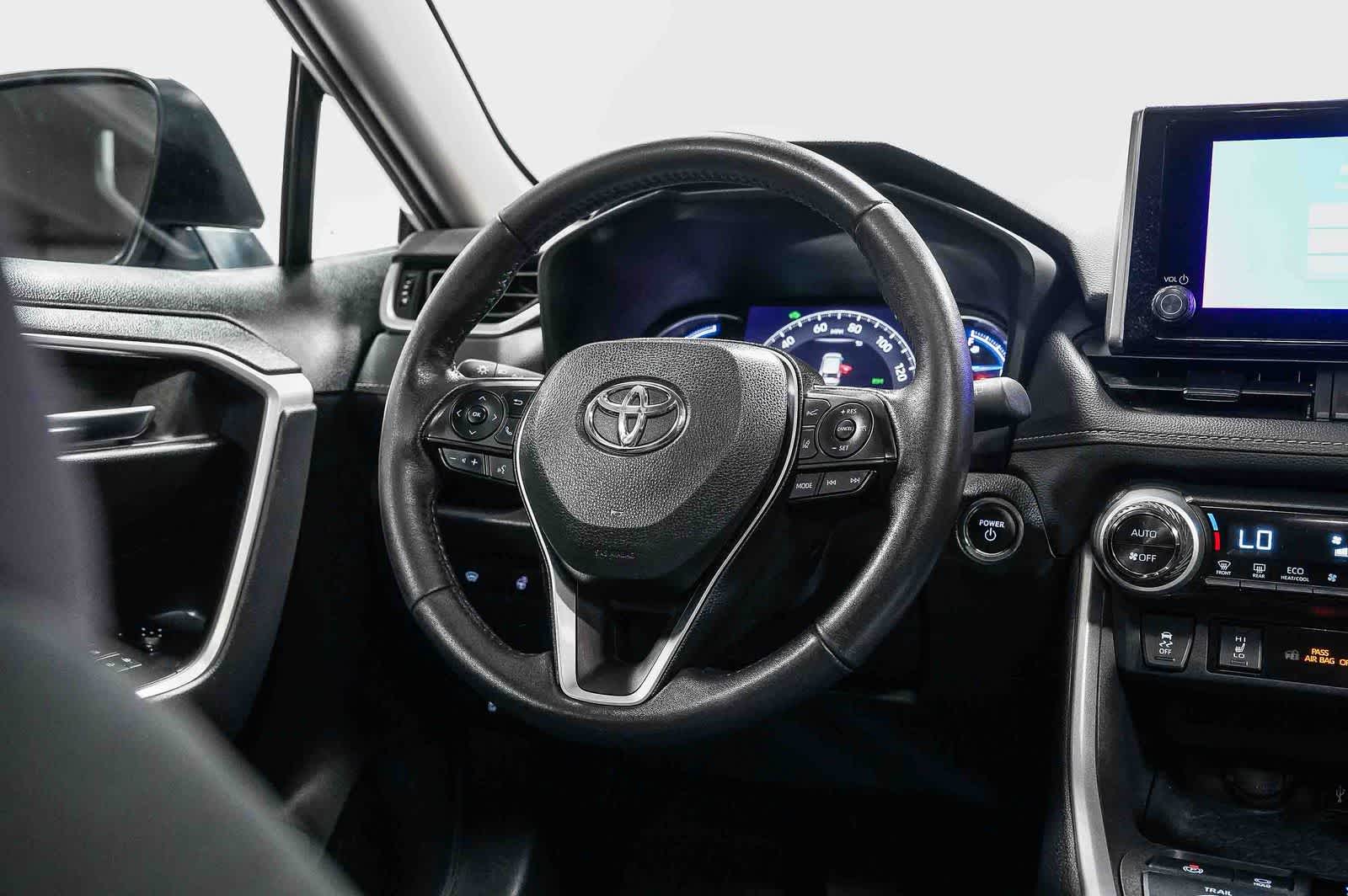 Toyota RAV4 Hybrid XLE 2024