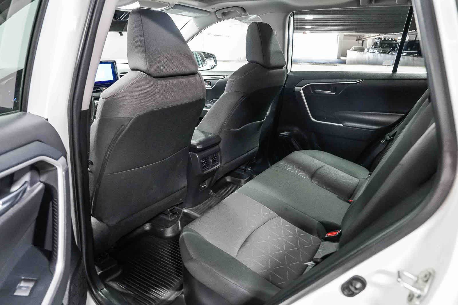 Toyota RAV4 Hybrid XLE 2024