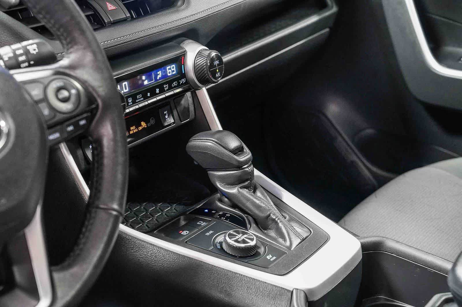 Toyota RAV4 Hybrid XLE 2024