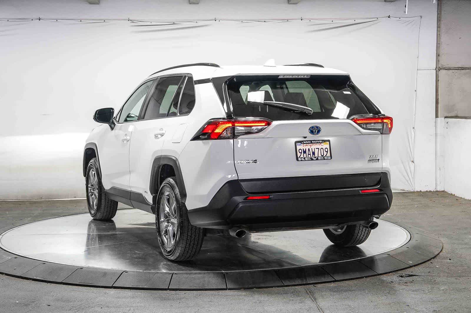 Toyota RAV4 Hybrid XLE 2024