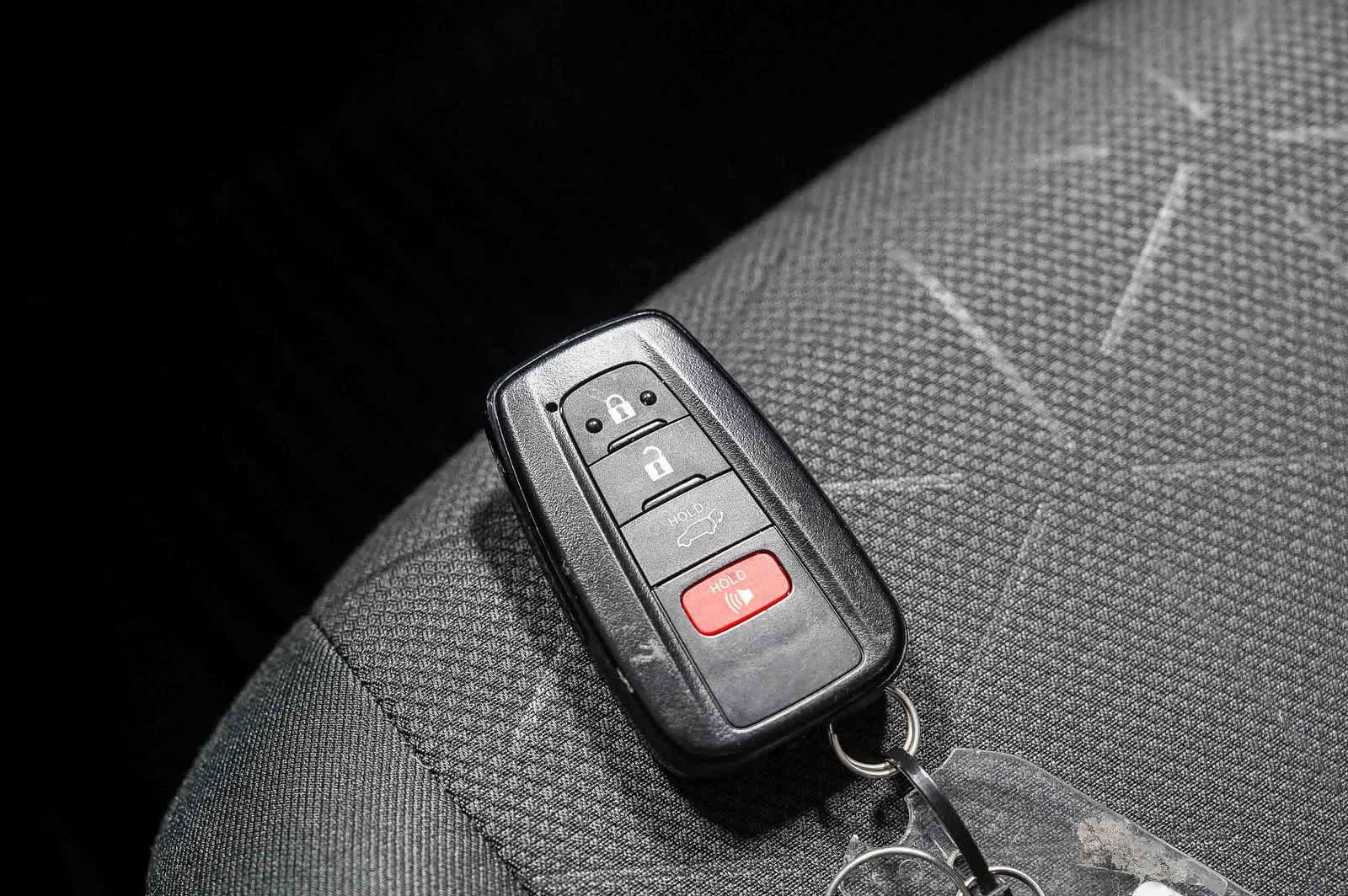 Toyota RAV4 Hybrid XLE 2024
