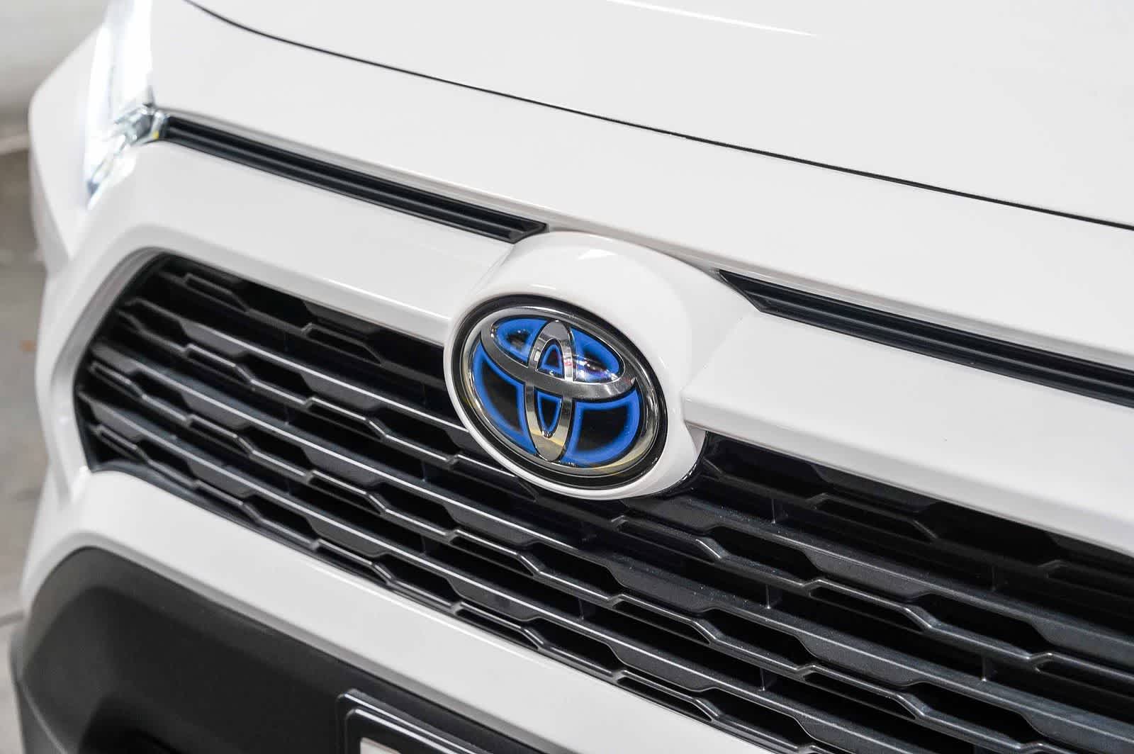 Toyota RAV4 Hybrid XLE 2024