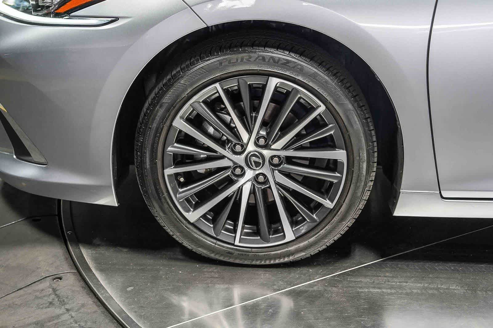 Lexus ES 300h 2025 ES 300h
