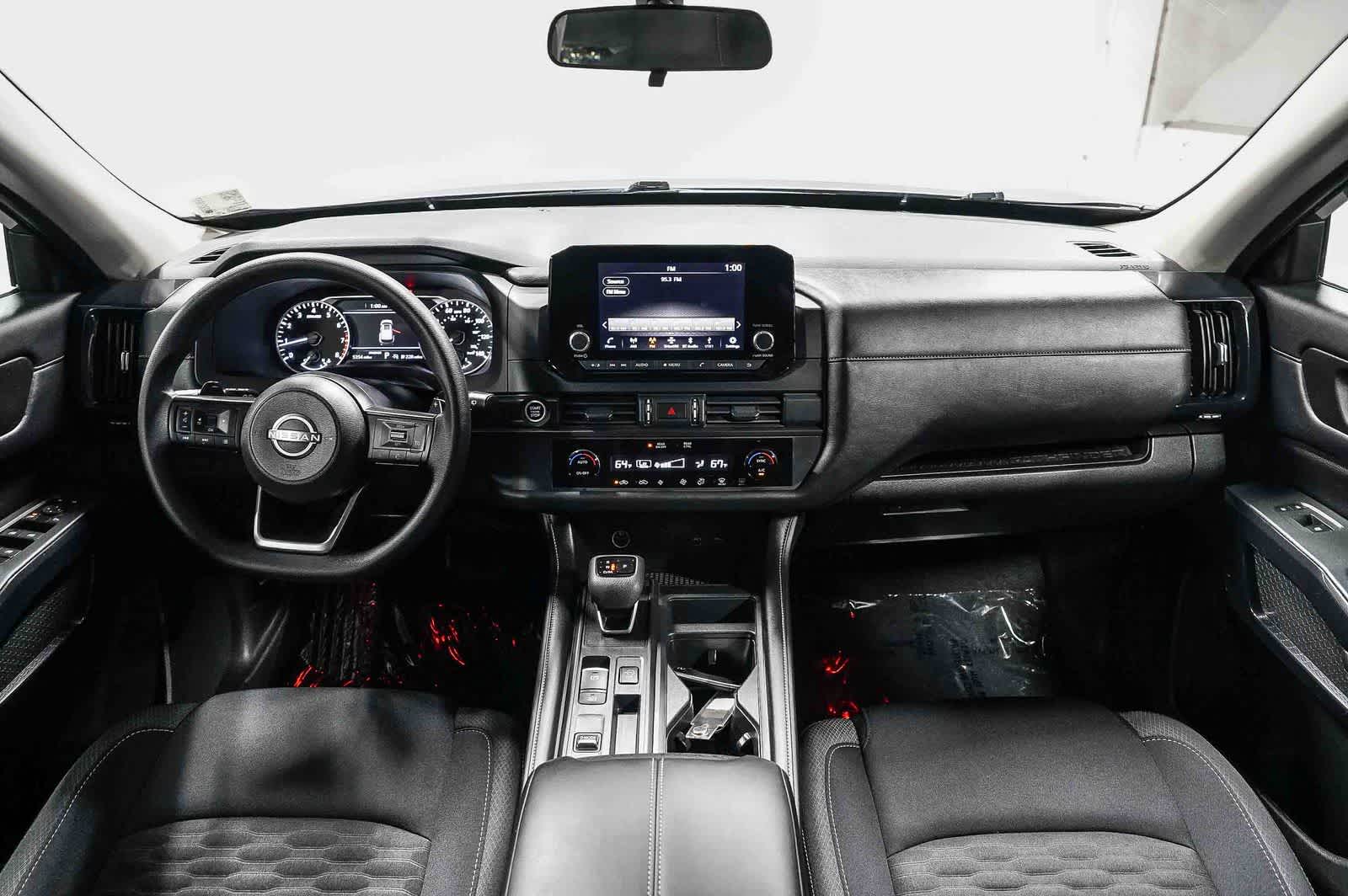 Nissan Pathfinder S 2024