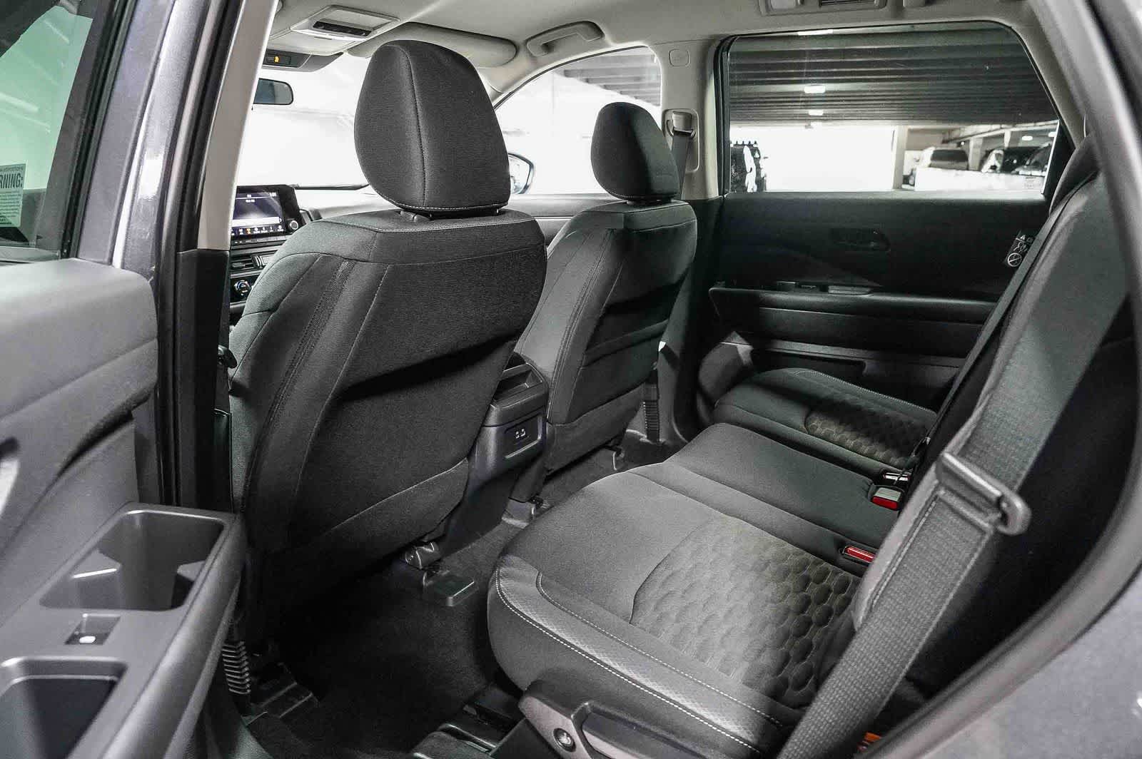 Nissan Pathfinder S 2024