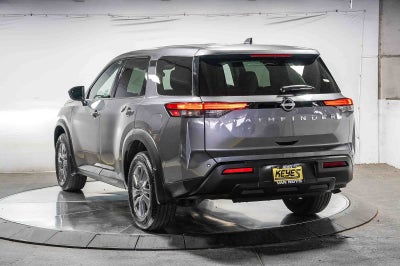 Nissan Pathfinder S 2024
