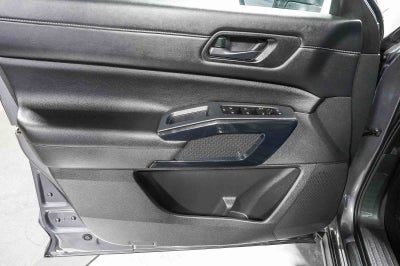Nissan Pathfinder S 2024