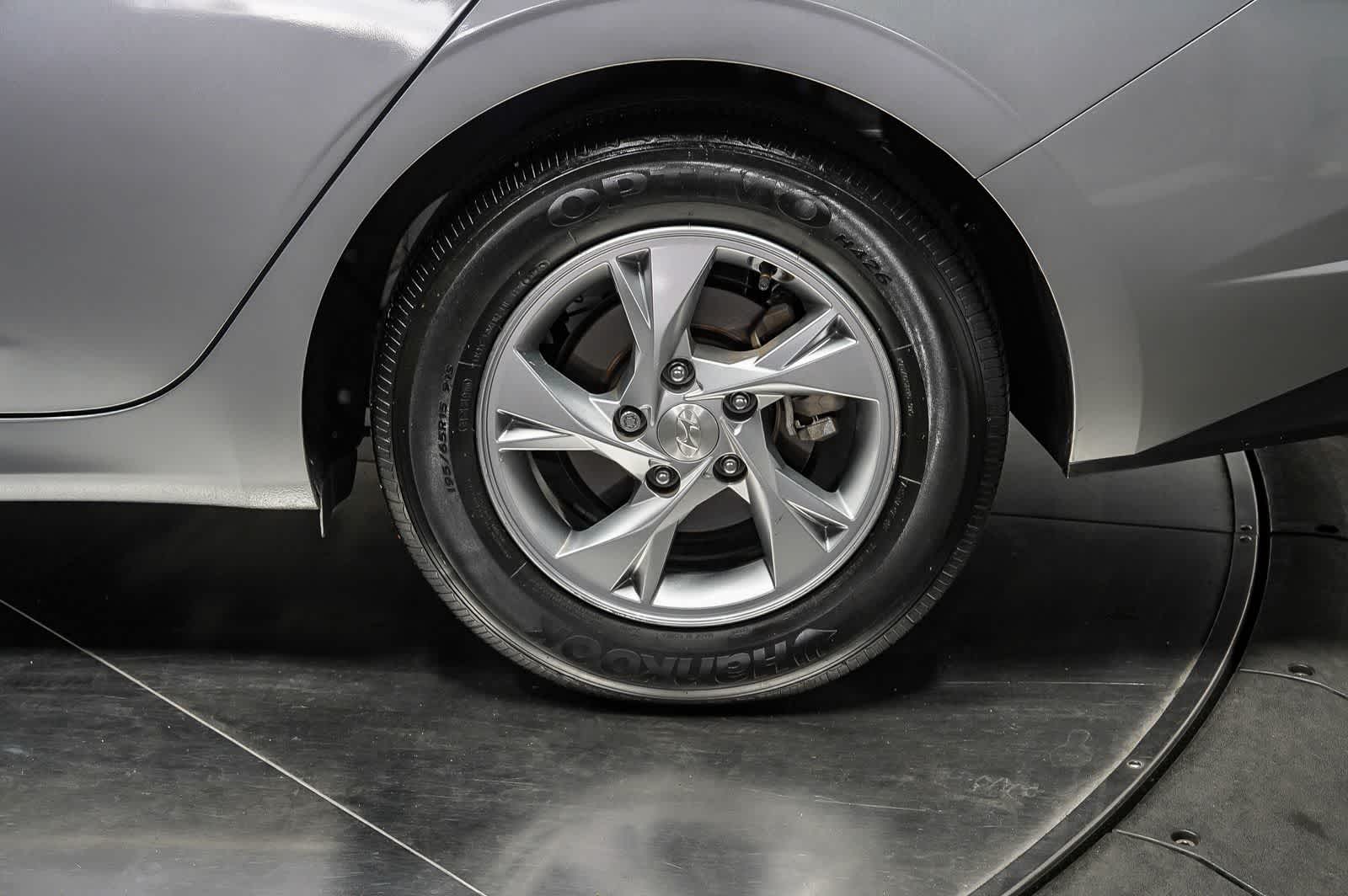 Hyundai Elantra SE 2021