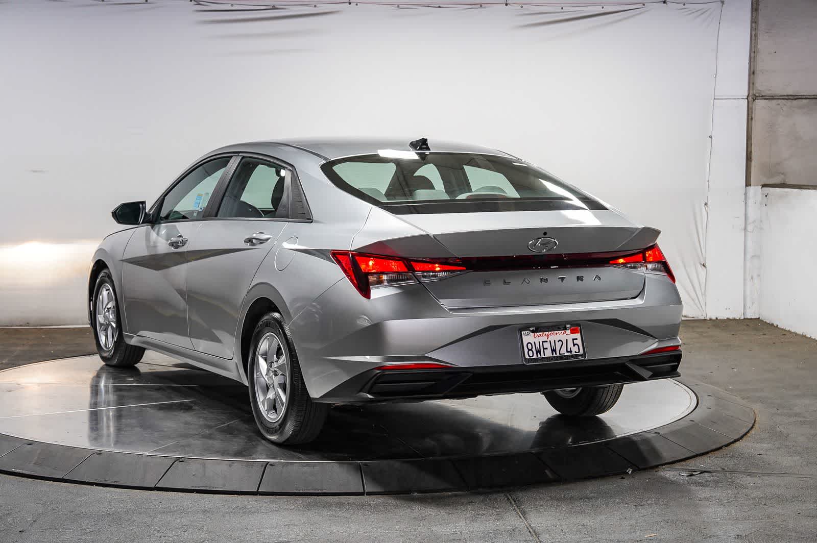 Hyundai Elantra SE 2021