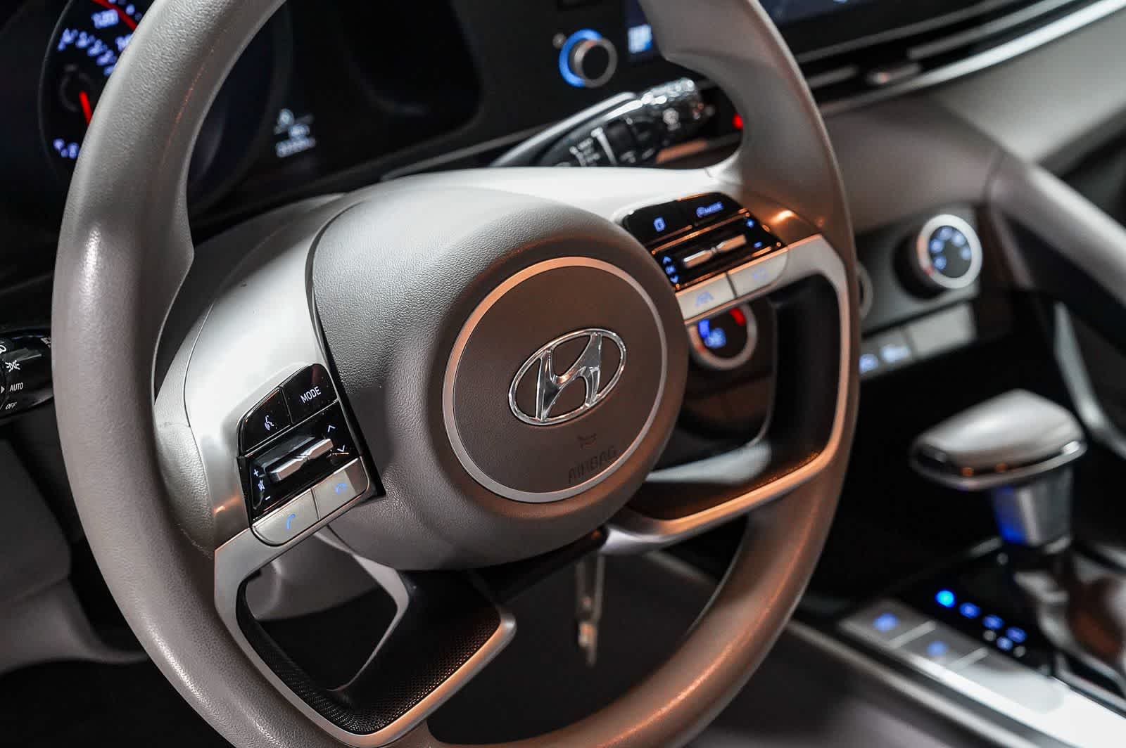 Hyundai Elantra SE 2021