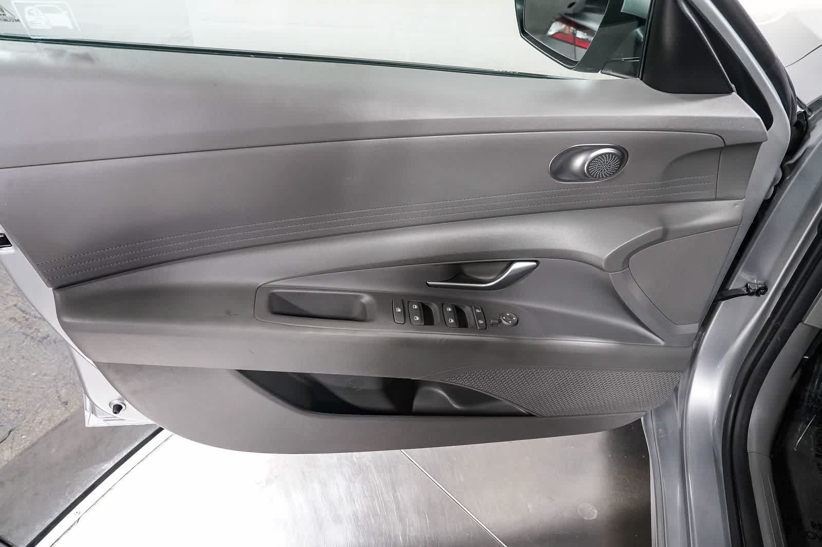 Hyundai Elantra SE 2021