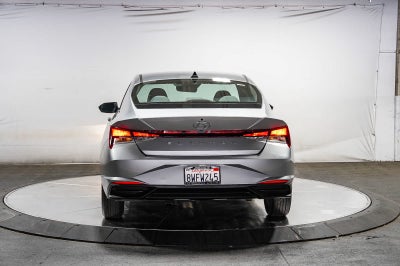 Hyundai Elantra SE 2021