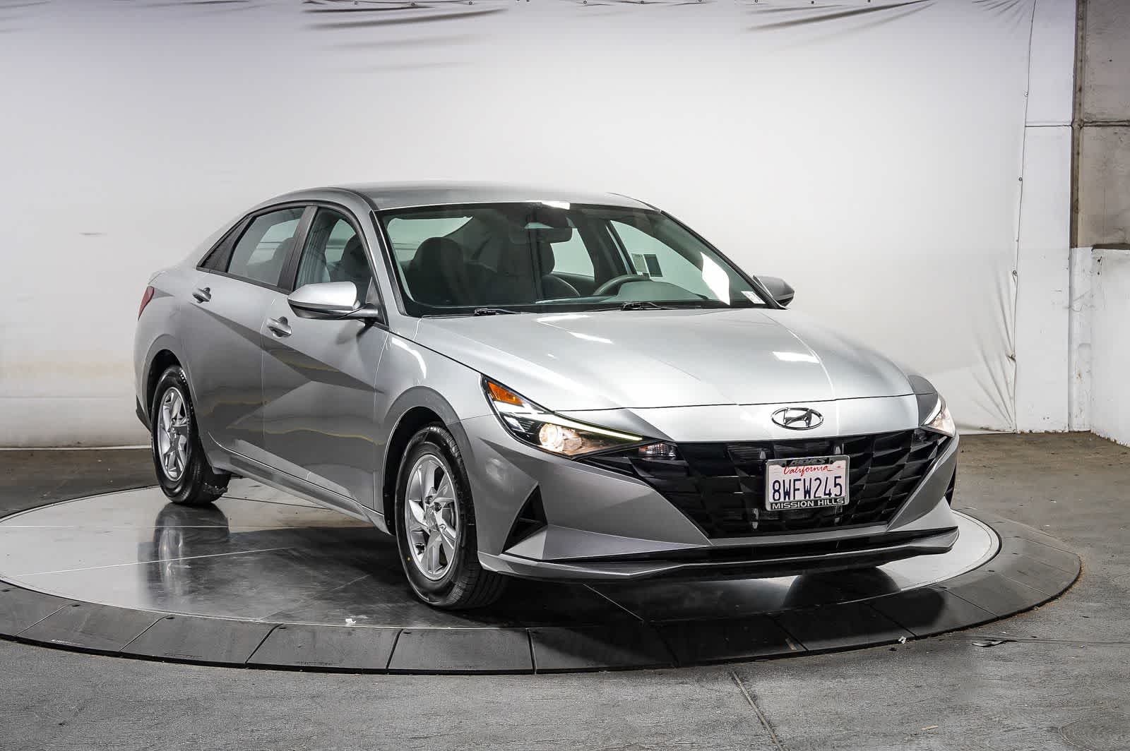 Hyundai Elantra SE 2021